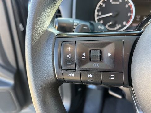 Used 2021 Nissan Rogue SV image 15