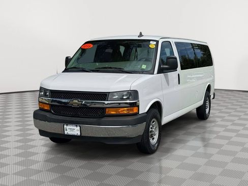 Used 2019 Chevrolet Express 3500 LT w/ LT Preferred Equipment Group RWD image 3