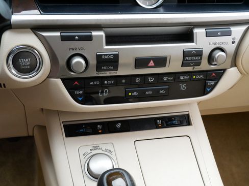 Used 2015 Lexus ES 350 w/ Premium Package FWD image 23