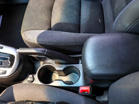 Used 2015 Chevrolet Cruze LT w/ Technology Package image 17