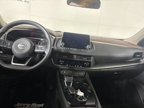 Used 2023 Nissan Rogue SV AWD/4WD image 23