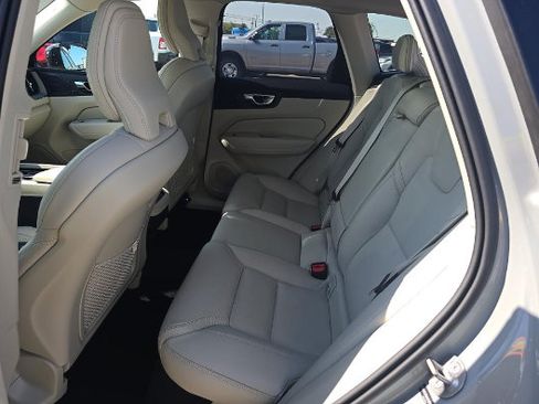 Used 2025 Volvo XC60 B5 Ultra w/ Protection Package Premier AWD/4WD image 4