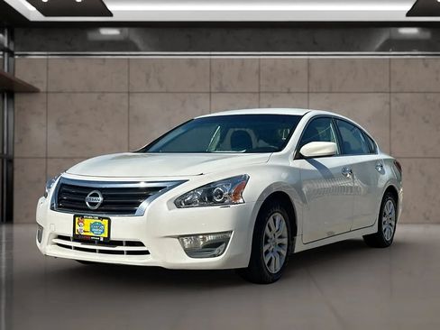 Used 2013 Nissan Altima 2.5 S FWD image 2