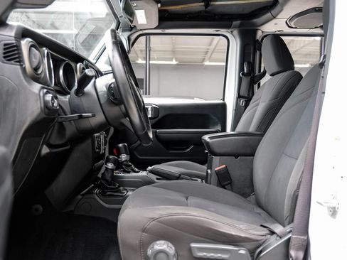 Used 2018 Jeep Wrangler Unlimited Sport S AWD/4WD image 3