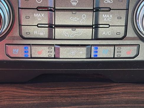 Used 2016 Ford F150 Lariat w/ Equipment Group 502A Luxury image 30