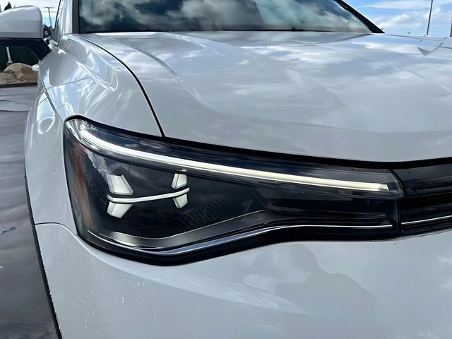 Used 2025 Volkswagen Taos SE w/ Panoramic Sunroof Package AWD/4WD image 10