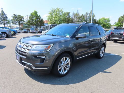 Certified 2018 Ford Explorer Limited w/ Equipment Group 301A AWD/4WD image 3