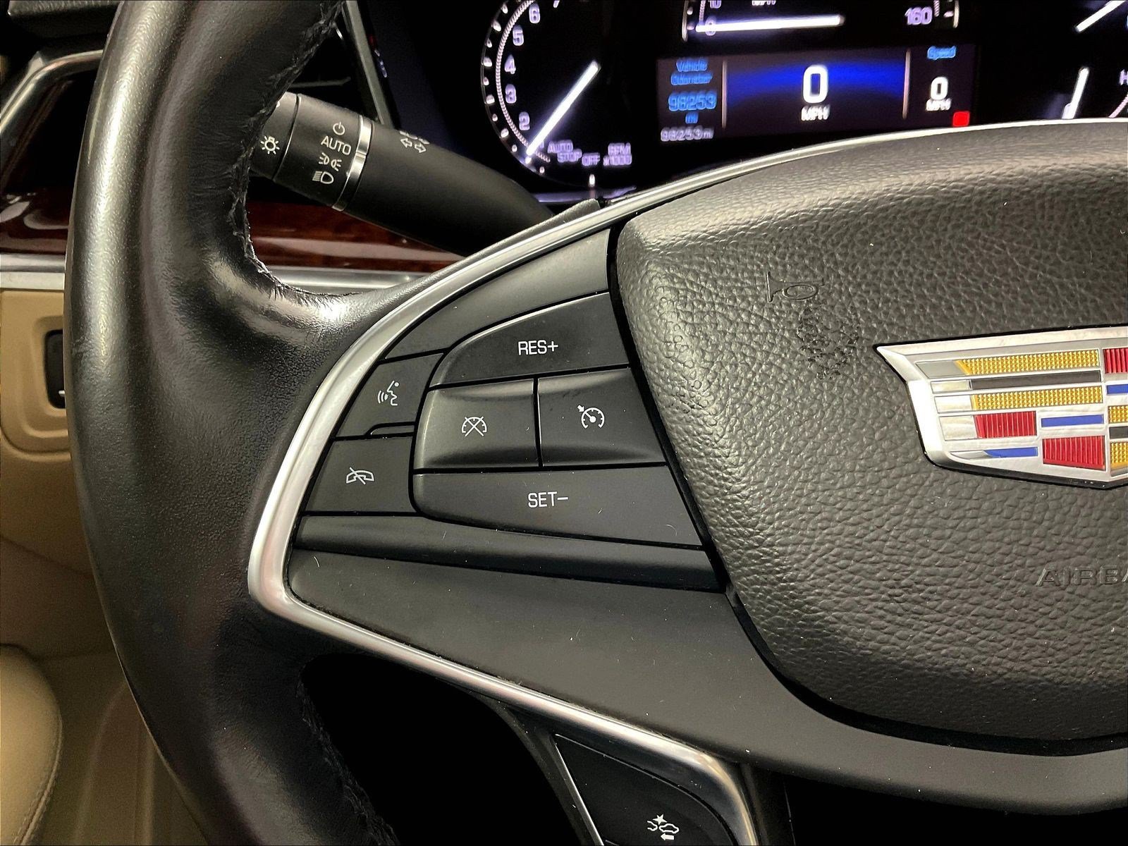 Used 2017 Cadillac XT5 Luxury w/ Driver Awareness Package FWD image 11