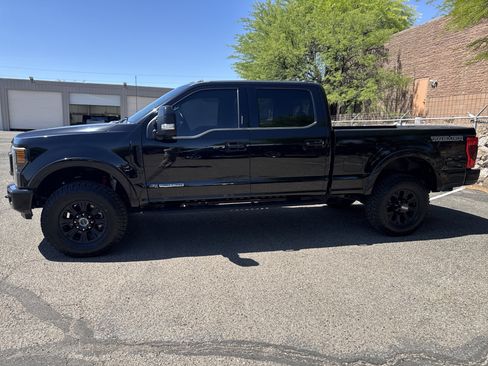 Used 2022 Ford F250 Lariat w/ Tremor Off-Road Package AWD/4WD image 4