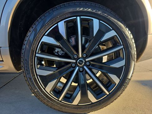 New 2026 Volvo XC90 B6 Plus w/ Protection Package Premier AWD/4WD image 38