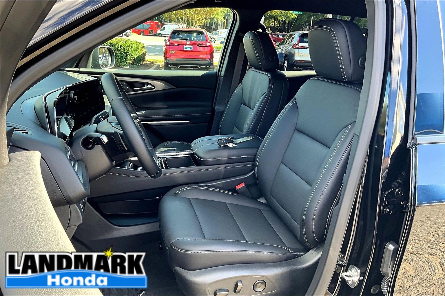 Used 2026 Chevrolet Traverse LT w/ Midnight/Sport Edition FWD image 26