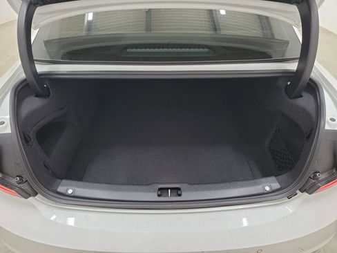 Used 2025 Volvo S90 B6 Plus image 10