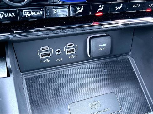Used 2023 Jeep Grand Cherokee Altitude AWD/4WD image 35