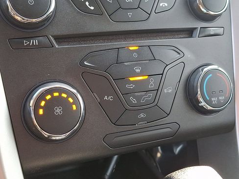 Used 2016 Ford Fusion SE w/ Equipment Group 201A image 15