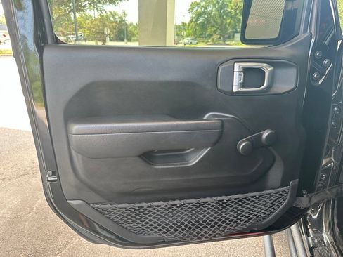 Used 2022 Jeep Wrangler Sport AWD/4WD image 11