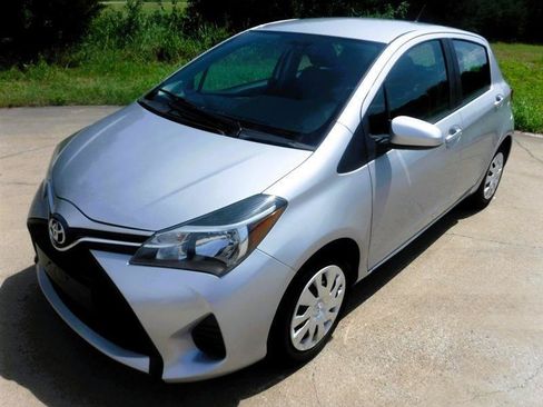 Used 2015 Toyota Yaris L FWD image 8