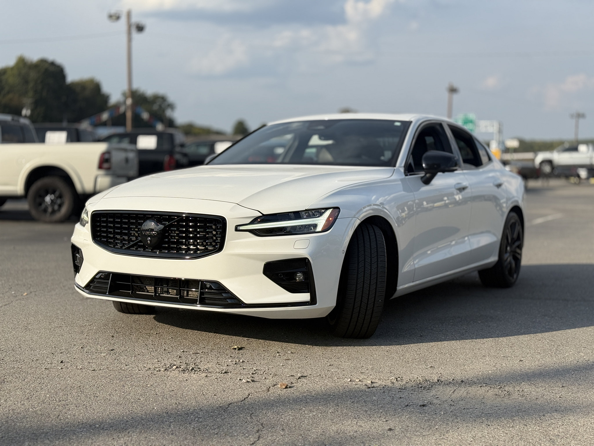 Used 2024 Volvo S60 B5 Plus w/ Climate Package AWD/4WD image 3