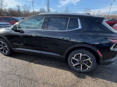 New 2026 Chevrolet Equinox EV LT image 7