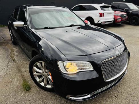 Used 2017 Chrysler 300 Limited w/ 300 Premium Group AWD/4WD image 3