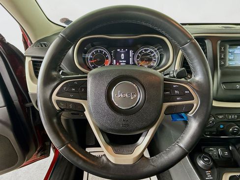 Used 2015 Jeep Cherokee Latitude AWD/4WD image 11