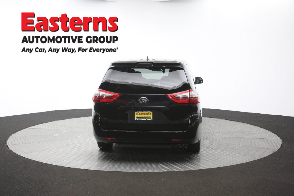Used 2020 Toyota Sienna L FWD image 38