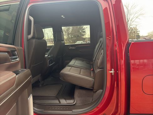 Used 2024 GMC Sierra 2500 Denali w/ Denali Reserve Package image 9