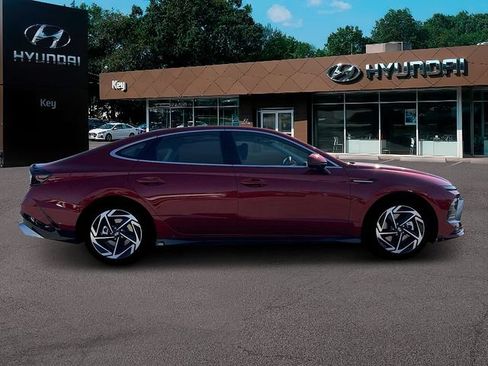 Certified 2025 Hyundai Sonata SEL FWD image 9