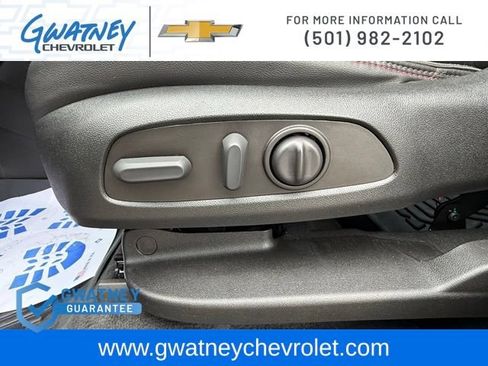 Used 2023 Chevrolet Traverse RS FWD image 28