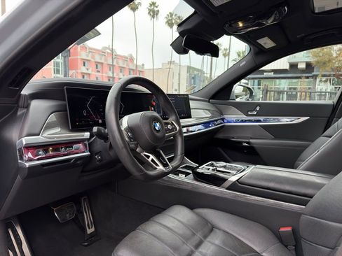Used 2023 BMW 760i xDrive w/ Executive Package image 14