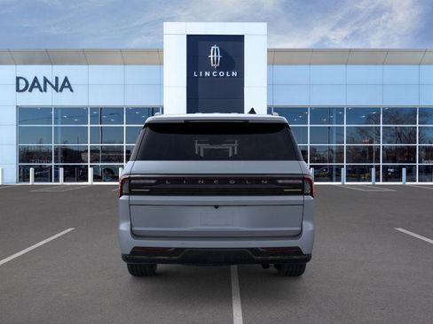 New 2026 Lincoln Navigator L Reserve w/ Jet Appearance Package AWD/4WD image 5