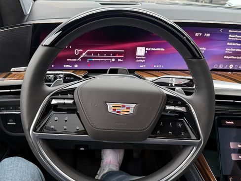 Used 2026 Cadillac Escalade Platinum Sport w/ LPO, ONYX Package image 17