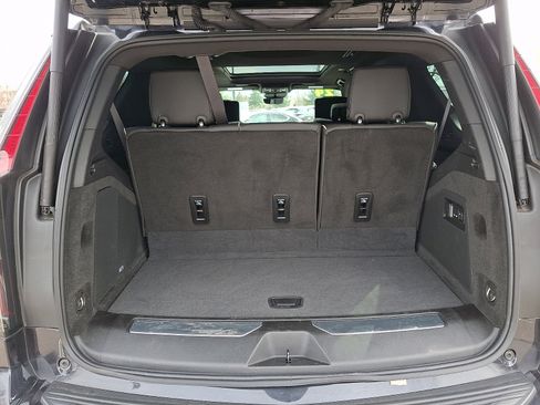 Used 2024 Cadillac Escalade Premium Luxury image 29