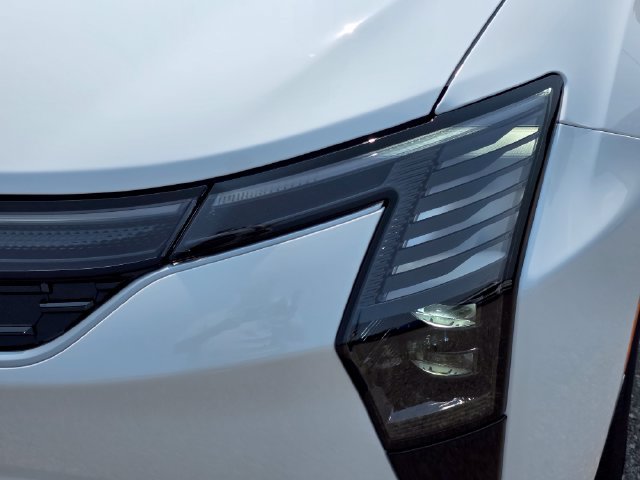 New 2027 Chrysler Pacifica Select AWD/4WD image 3