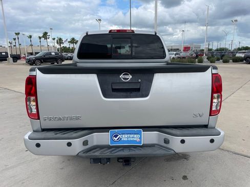 Certified 2020 Nissan Frontier 2WD Crew Cab image 4