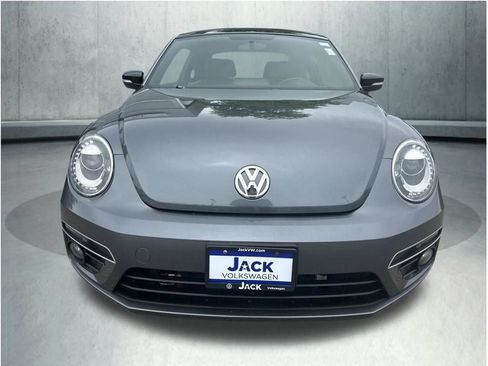 Used 2014 Volkswagen Beetle R-Line FWD image 9