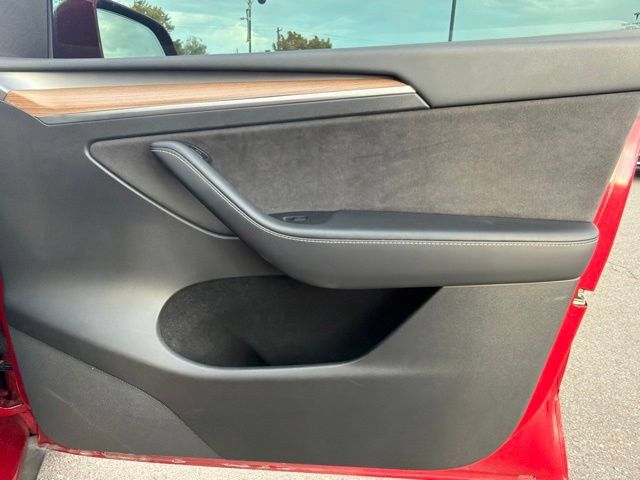 Used 2022 Tesla Model Y Performance AWD/4WD image 11