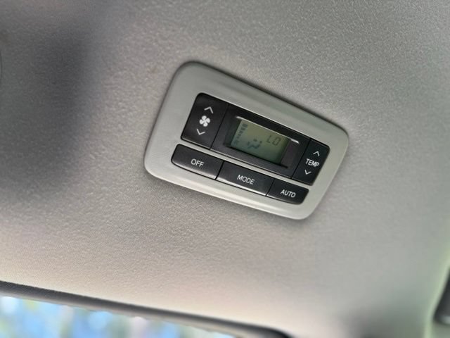 Used 2012 Toyota Sienna XLE FWD image 46