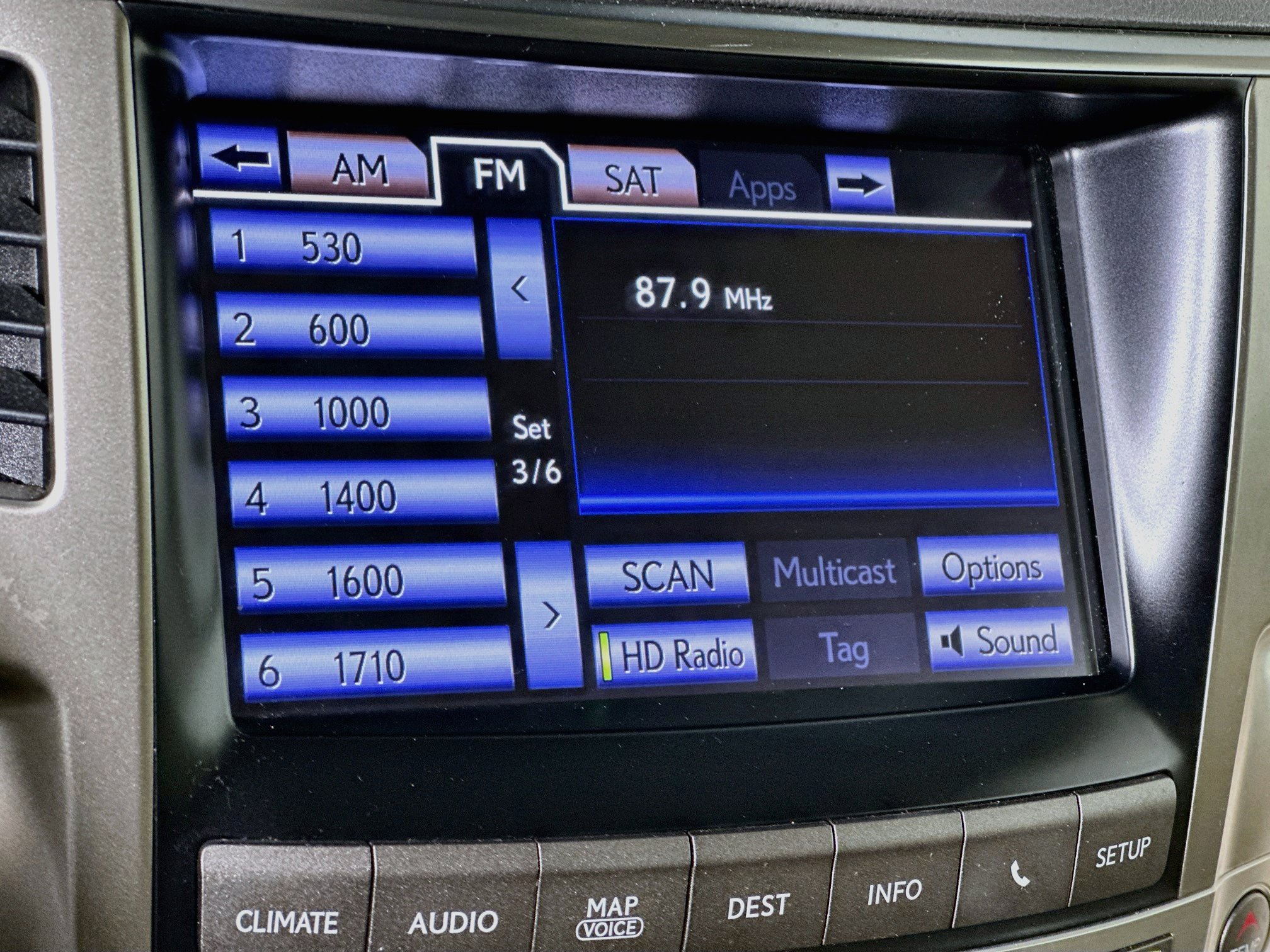 Used 2014 Lexus LX 570 4WD image 21