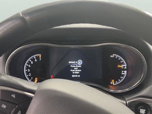 Used 2022 Jeep Grand Cherokee Laredo X image 17