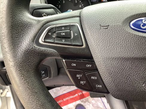 Used 2016 Ford Focus SE FWD image 24