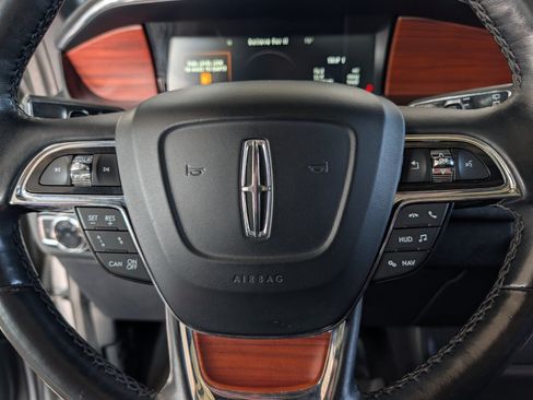 Used 2020 Lincoln Navigator L Reserve w/ Luxury Package AWD/4WD image 18