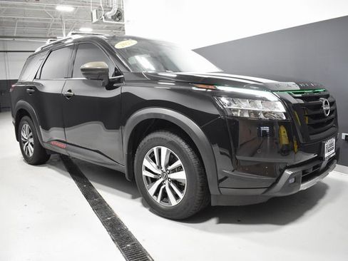 Used 2022 Nissan Pathfinder SL w/ Lighting Package (N92) image 7