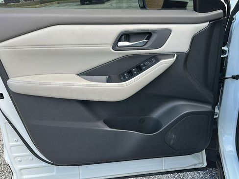 Certified 2023 Nissan Rogue SV w/ SV Premium Package image 13