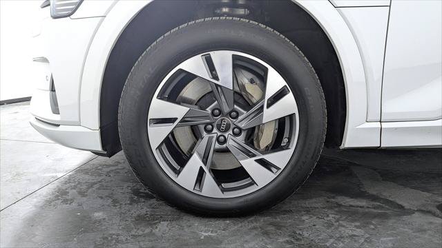 Used 2023 Audi e-tron Premium AWD/4WD image 34