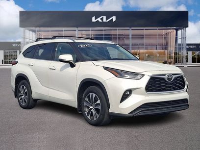 Used 2021 Toyota Highlander XLE