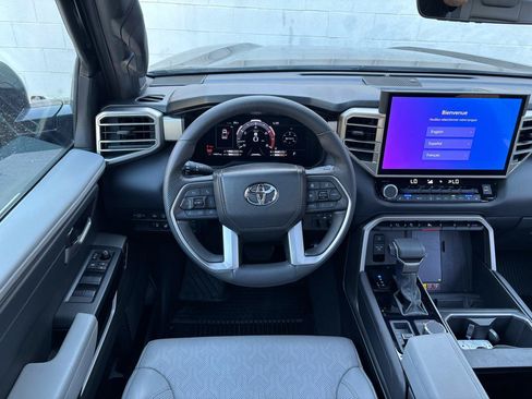 Used 2025 Toyota Tundra Limited AWD/4WD image 5