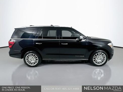 Used 2023 Ford Expedition Platinum AWD/4WD image 5