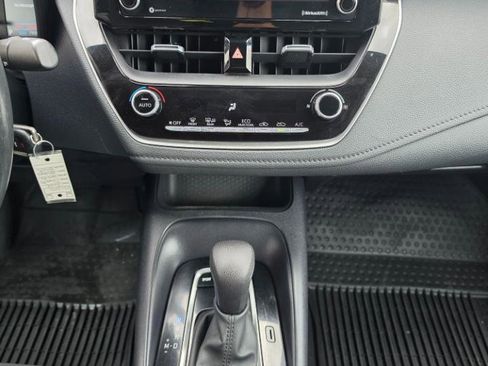 Used 2022 Toyota Corolla SE FWD image 16