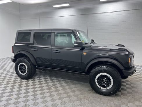 Used 2024 Ford Bronco Badlands image 4