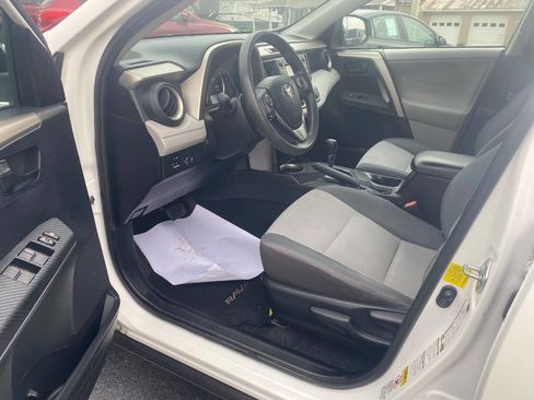 Used 2013 Toyota RAV4 LE image 11